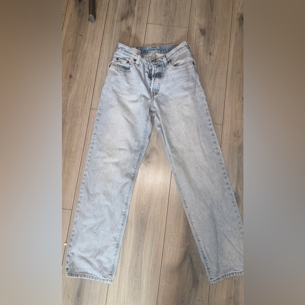 Levi's Light Blue Straight Leg 501 Jeans - Picture 3 of 7
